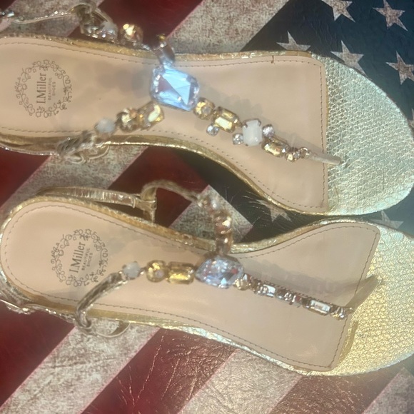 J Miller ladies Stunning Jeweled Gold Sandals Size 9.5 . - Picture 5 of 10